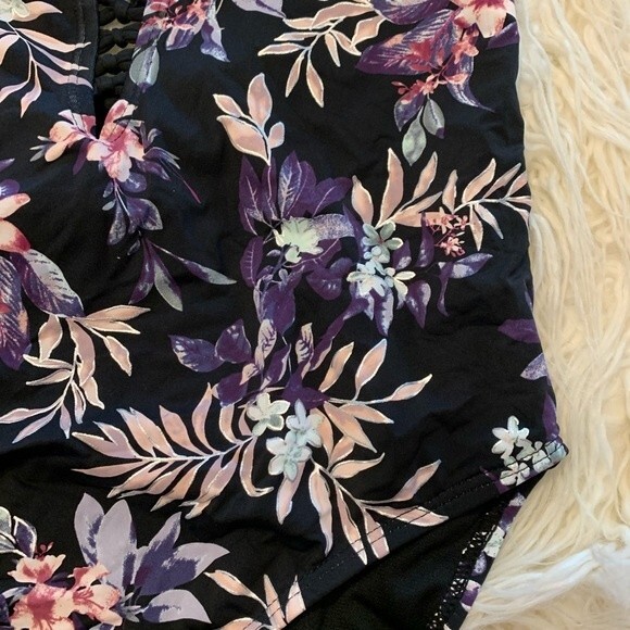 AMBRIELLE Floral One Piece Swimsuit Cut Out Back Modest Built Padded Bra M - Picture 7 of 7